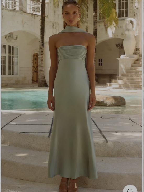 Runaway The Label Dresses & Skirts - Elsa Maxi Dress - Sage